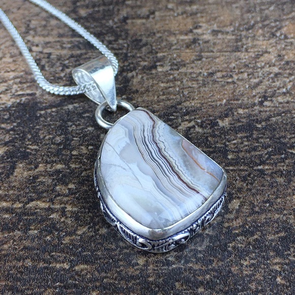 Laguna Agate Stone Pendant Necklace - Picture 12 of 12